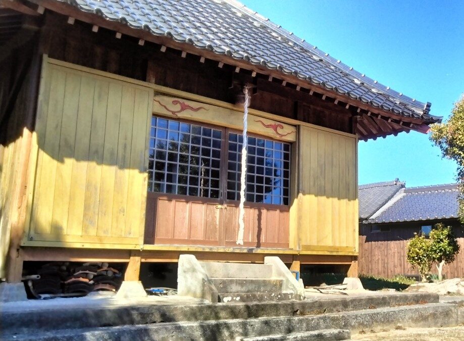 春の光に輝く、大分県国東市『みなとの地蔵さま』の歴史的風景