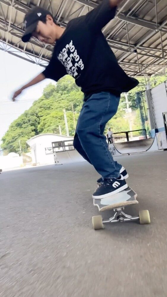 障害物を避けながらステップ🛹 ロンスケでストリートスタイル磨くぞ！🔥