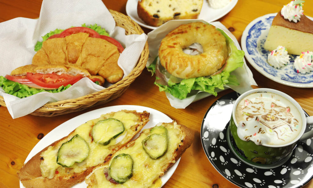 湯布院の人気カフェCafe Duoの軽食メニュー(ケーキ・ピザ・3Dラテアート)