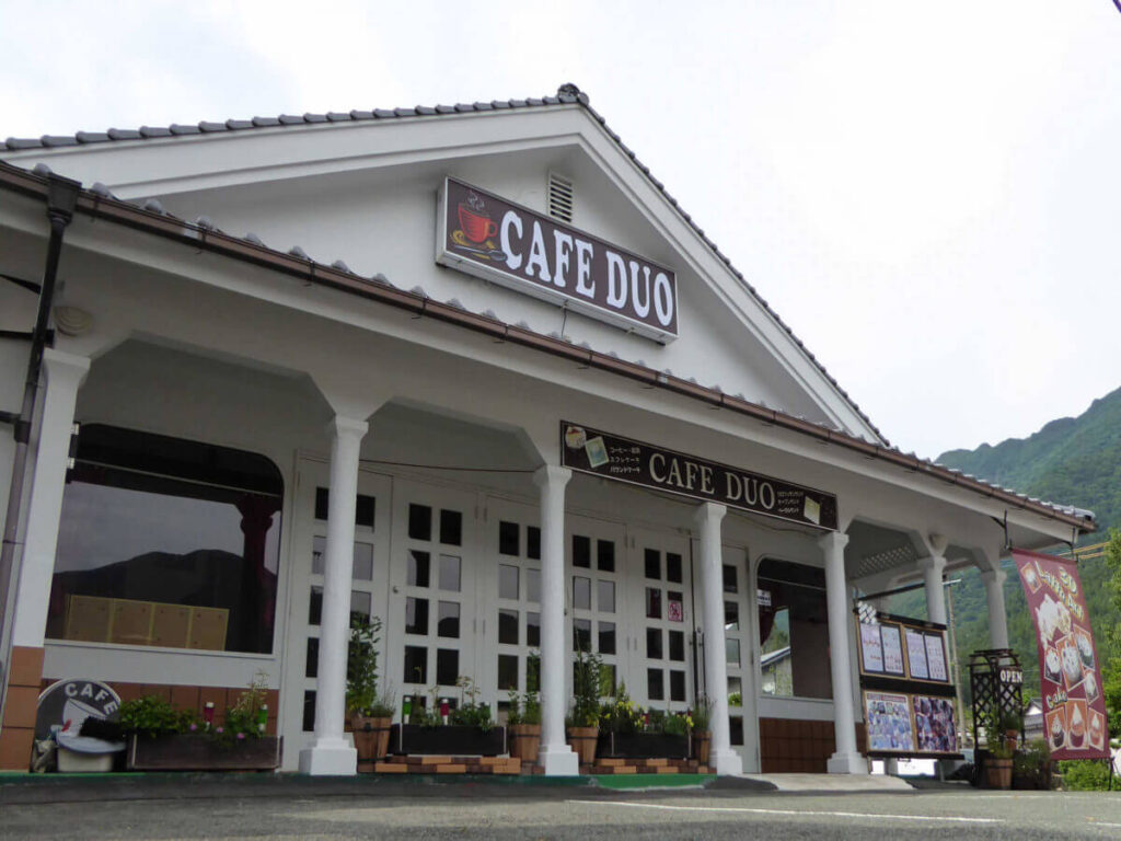 湯布院の人気カフェCafe Duoの店舗外観
