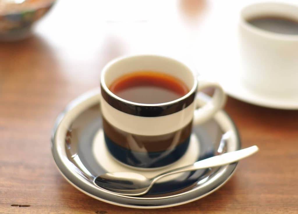 coffee5でネルドリップ抽出されるコーヒー（大分県佐伯市のカフェ）