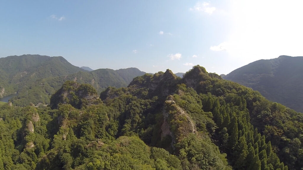 大分県豊後大野市の自然豊かな山々の風景(立花道雪の生誕地周辺)