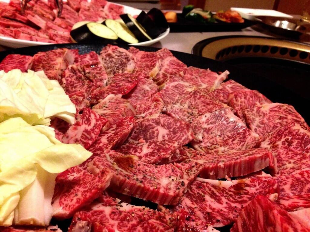 別府の焼肉平壌苑の肉皿盛り