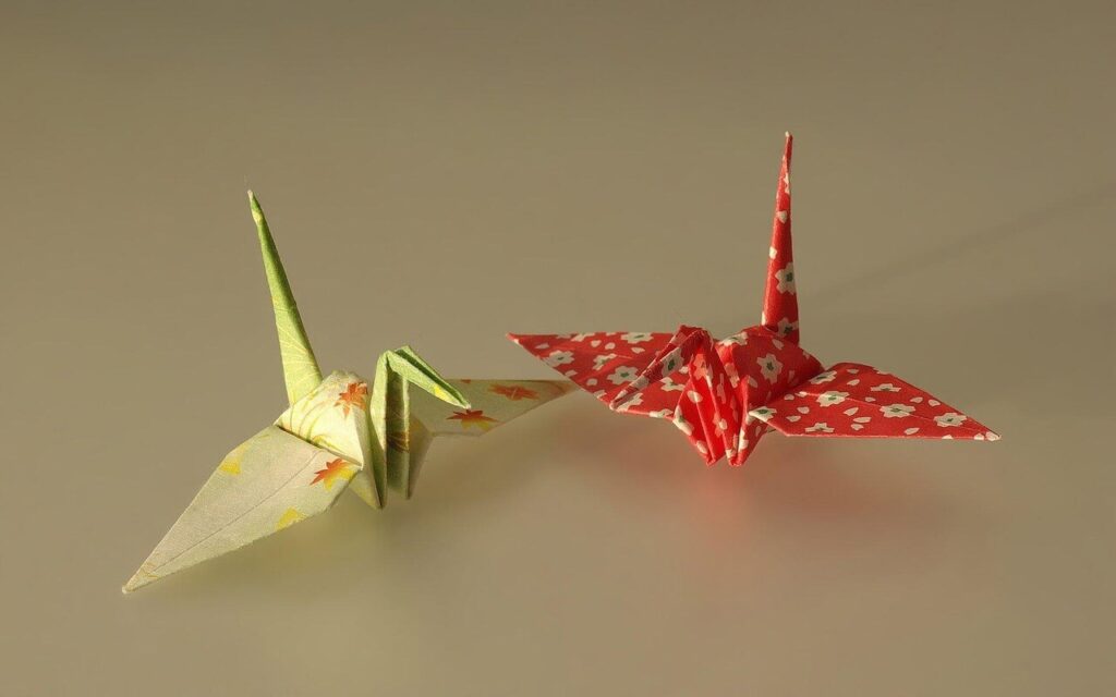 2羽の折り鶴イメージ画像