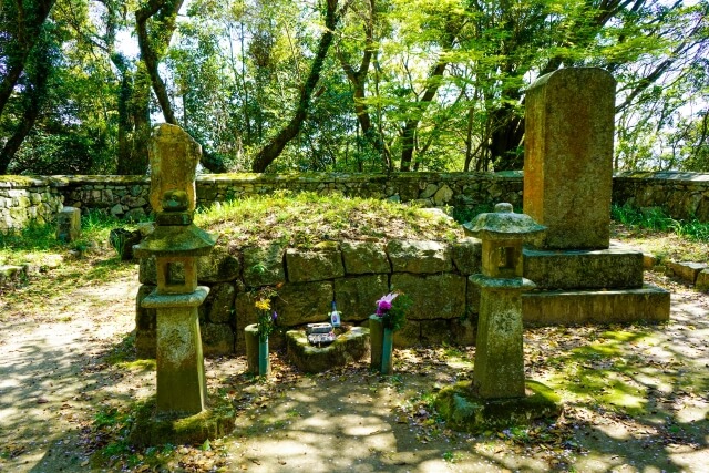 福岡県太宰府市にある高橋紹運の墓(岩屋城の戦いで散った武将の墓所)