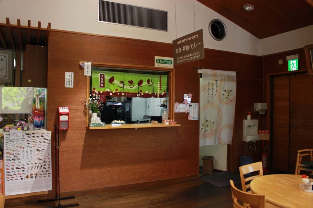 大分県佐伯市の道の駅やよい『お食事処くうちくり』の入口外観