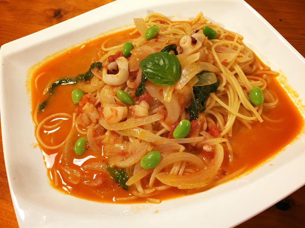 おすすめの海老入りトマトソースパスタ