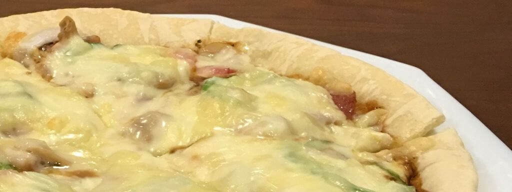 とろけるチーズのピザ