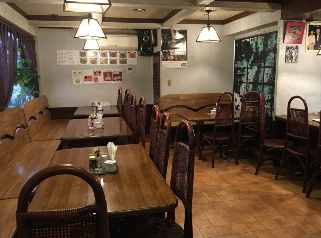 落ち着いたこすたりかの店内