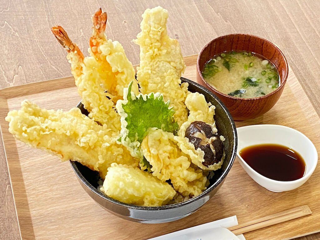 ボリューム満点の天丼