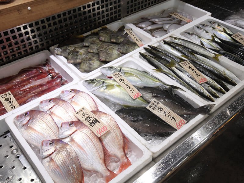新鮮な鮮魚売り場