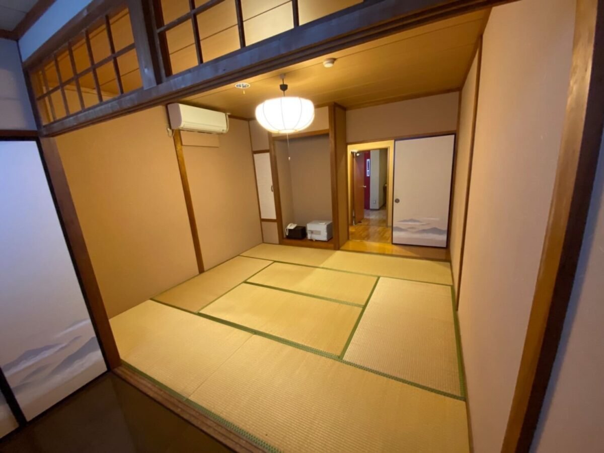落ち着いた和室