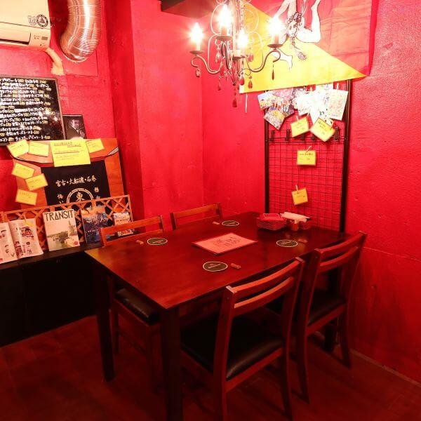スペインバルらしい店内