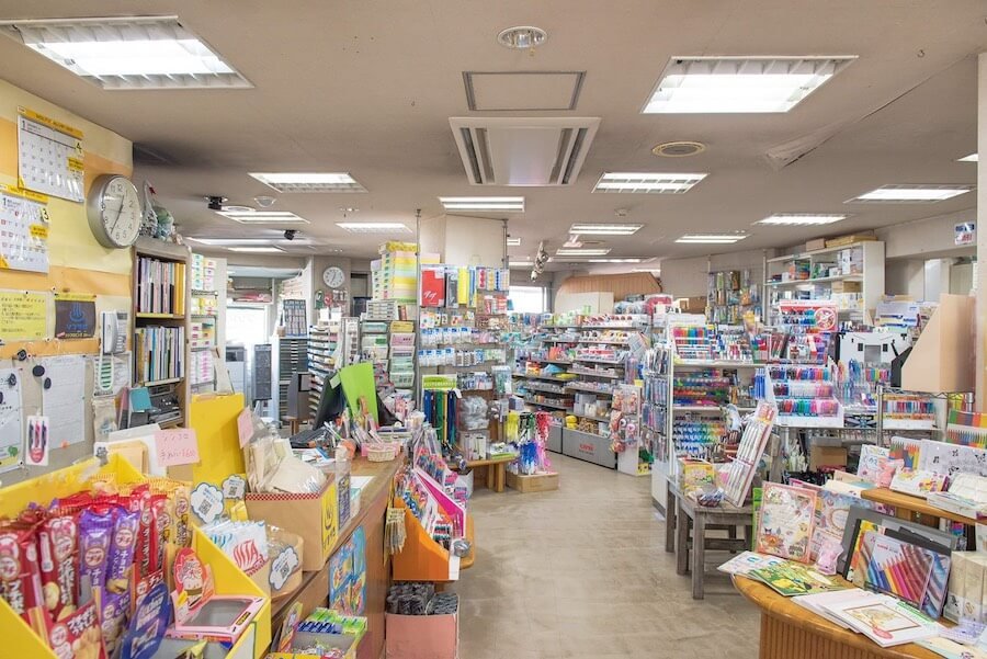 文房具が並ぶ店内
