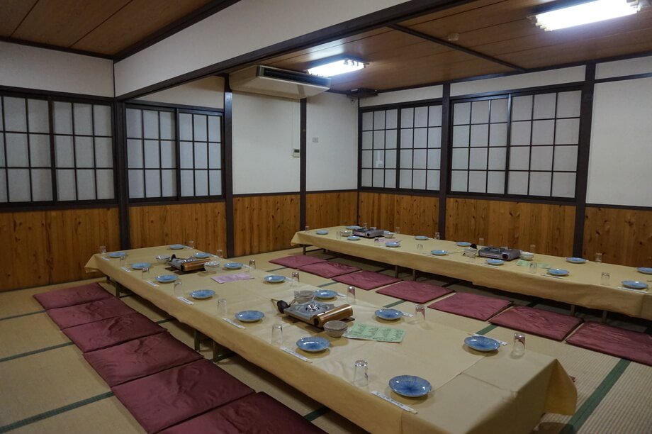 宴会もできる広々とした座敷