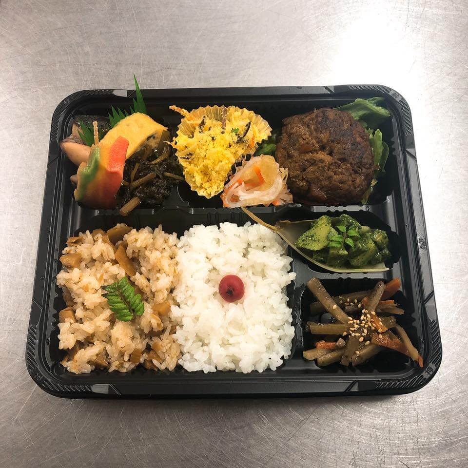 炊き込みご飯のお弁当